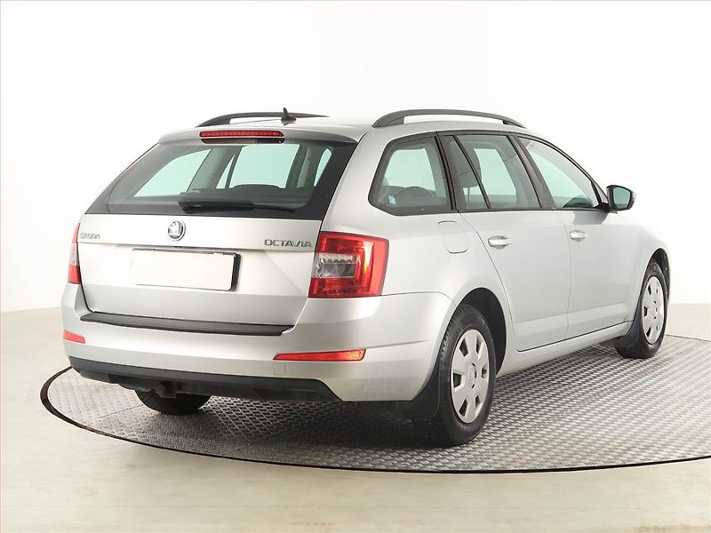 Škoda Octavia (2016) Ambition 1.6 TDI, Tempomat - fotka 5 z 16