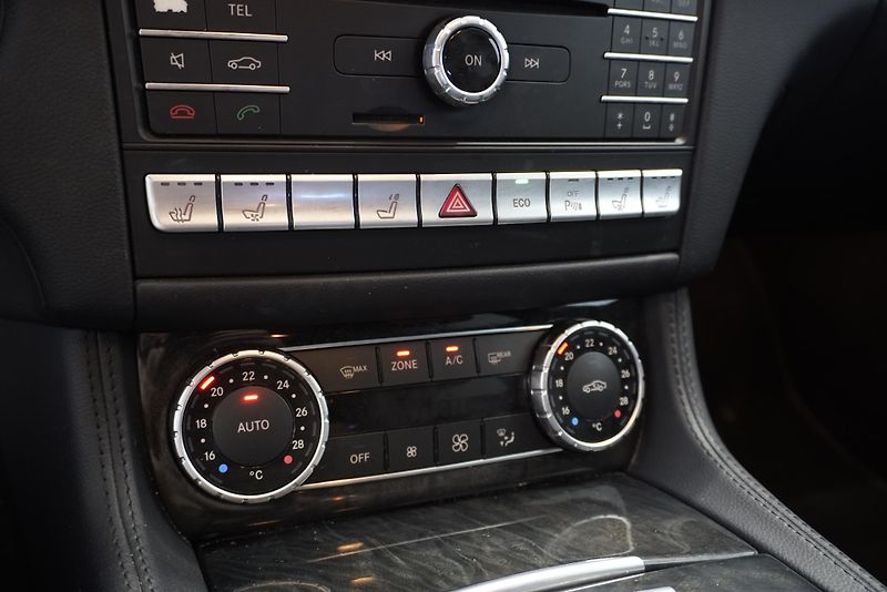 Mercedes-Benz CLS 3,0D 4MATIC AMG-LINE  - fotka 15 z 29