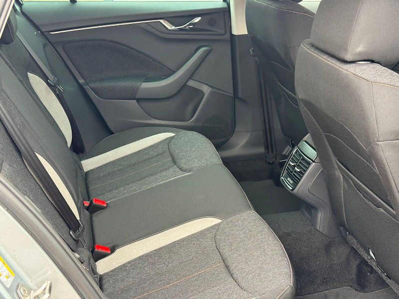 Škoda Kamiq (2026) Top Selection 1.0 TSI 85 kW DS - fotka 7 z 24