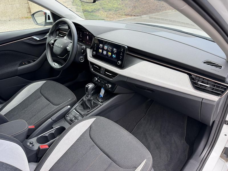 Škoda Scala 1,0TSi 85kW automat SELECTION - fotka 14 z 20