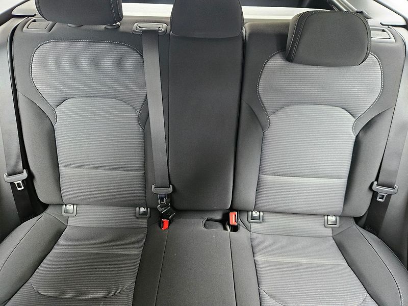 Hyundai i30 1.5i Comfort, serv.kn., 1.maj. - fotka 27 z 31