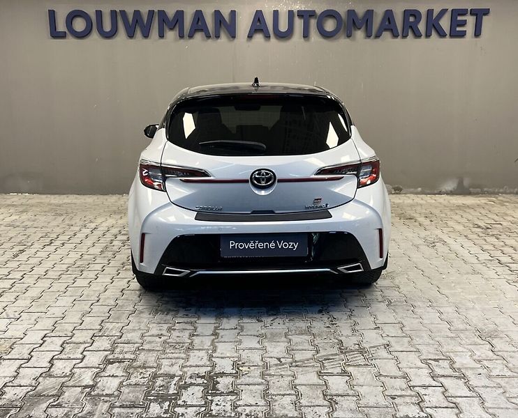 Toyota Corolla 1,8 HYBRID AT GR SPORT - fotka 15 z 17