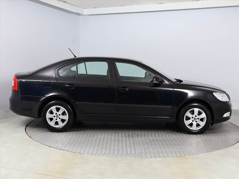 Škoda Octavia (2013) 1.6 TDI, Tempomat - fotka 6 z 14