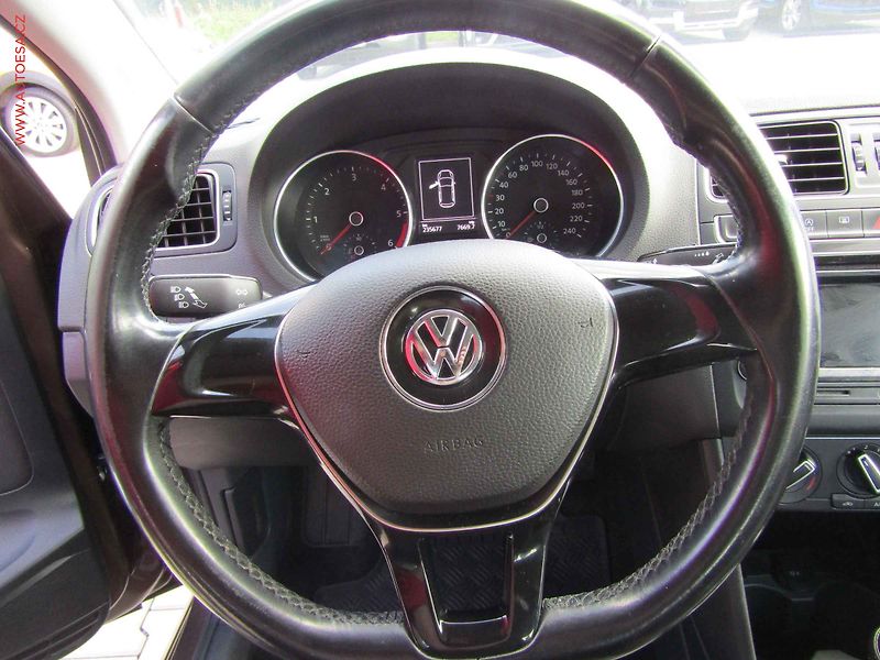 Volkswagen Polo (2015) 1.4 TDi, ČR, Comfortline - fotka 16 z 16