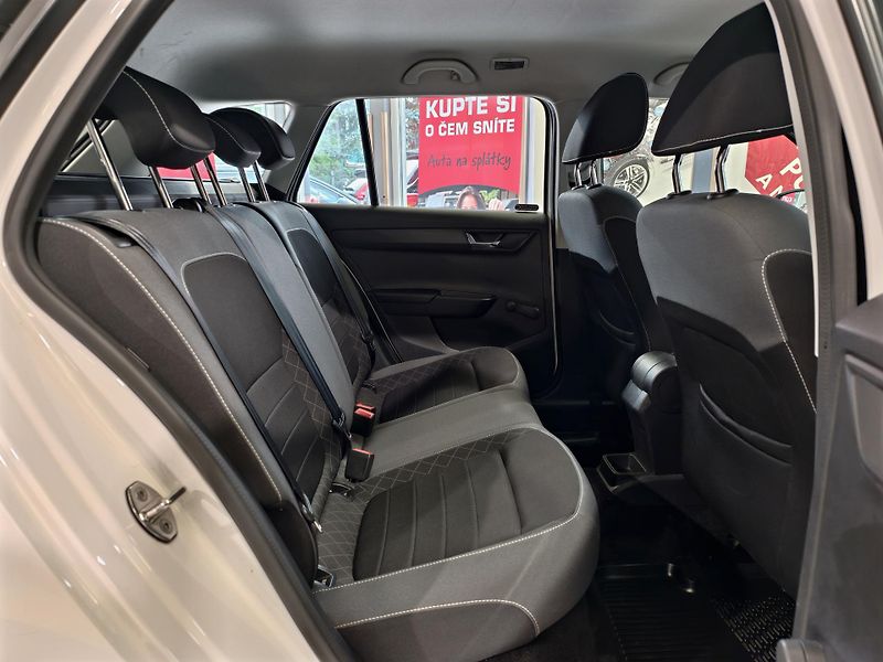 Škoda Fabia 1.0 TSi 81kW TEMPOMAT, PDC, ČR - fotka 11 z 22