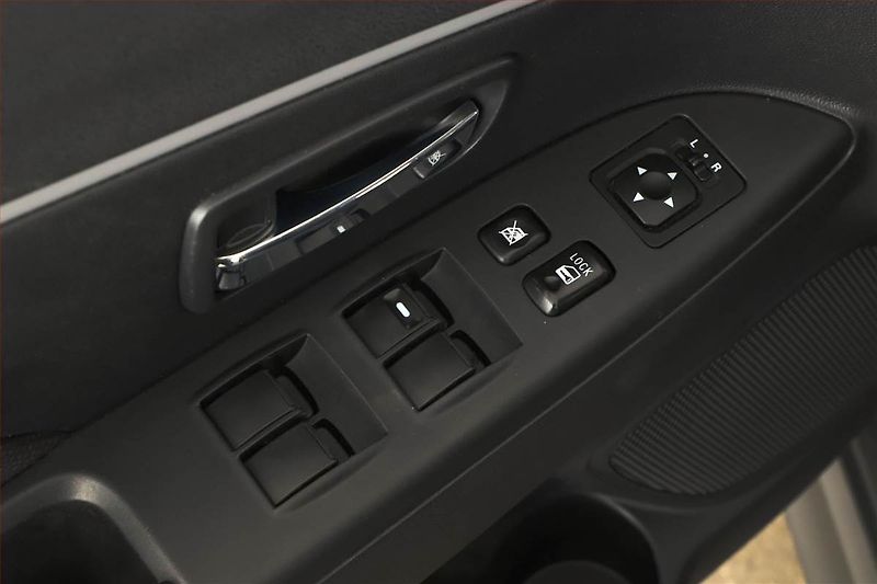 Mitsubishi ASX (2010) 1.6 MIVEC, Tempomat - fotka 13 z 13