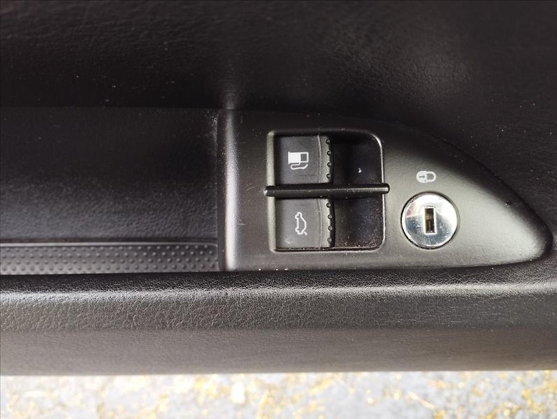 Volkswagen Passat 2,0 85KW - fotka 14 z 20