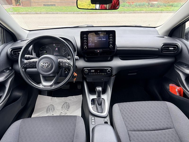 Toyota Yaris 1.5 VVT-i HYBRID - fotka 18 z 36