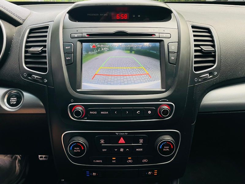 Kia Sorento 2.2D 4x4 MANUÁL KAMERA TAŽNÉ - fotka 37 z 48