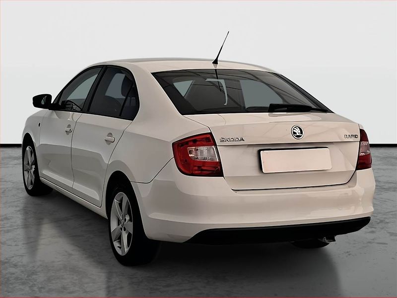 Škoda Rapid (2015) Ambition 1.2 TSI, Serv.kniha - fotka 4 z 16