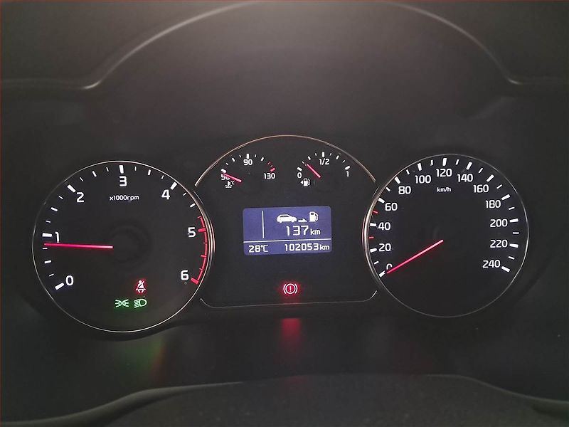 Kia Carens (2016) 1.7 CRDi, 7 míst, ČR,1.maj - fotka 11 z 17
