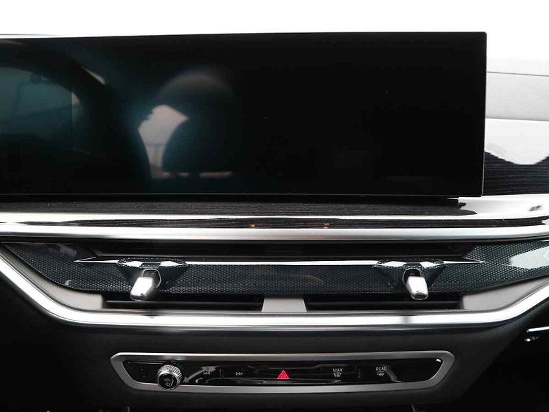 BMW X7 - fotka 8 z 10