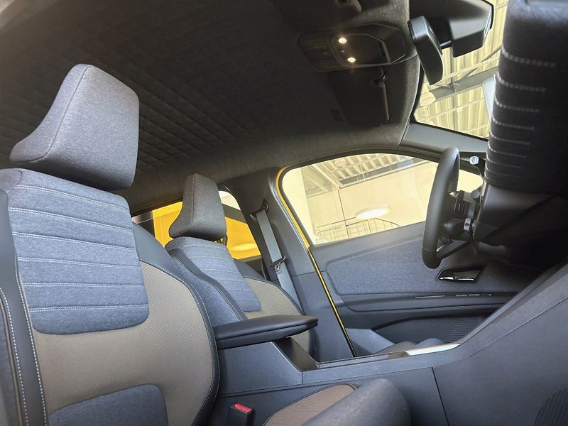 Renault 5 E-TECH (2026) Techno 150k comfort range - fotka 26 z 28