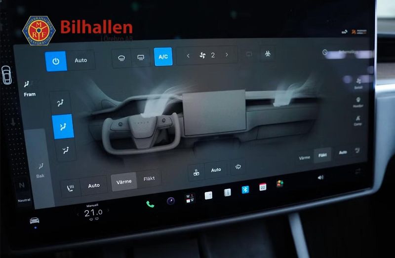 Tesla Model S LR AWD Vzduch Pano Kam Yoke - fotka 29 z 35