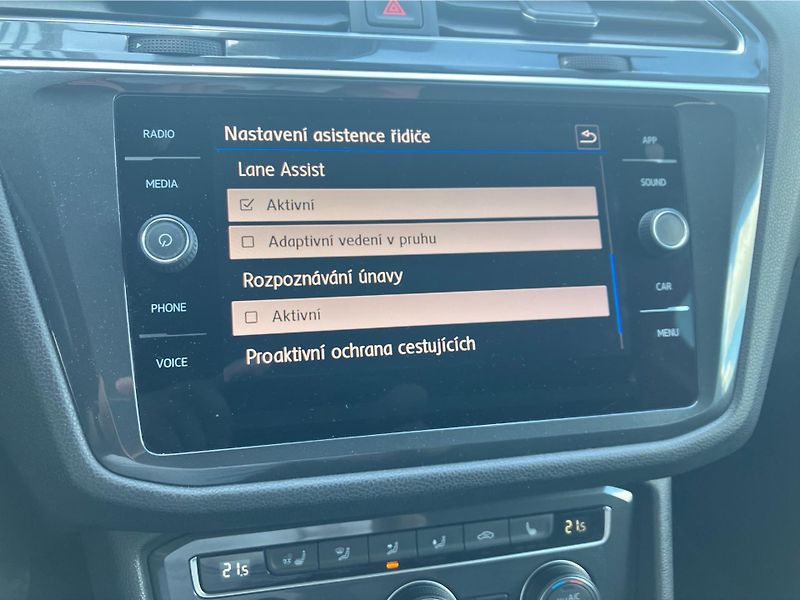 Volkswagen Tiguan 2.0TDi 110 kW 4X4 DSG BUSINESS - fotka 19 z 30