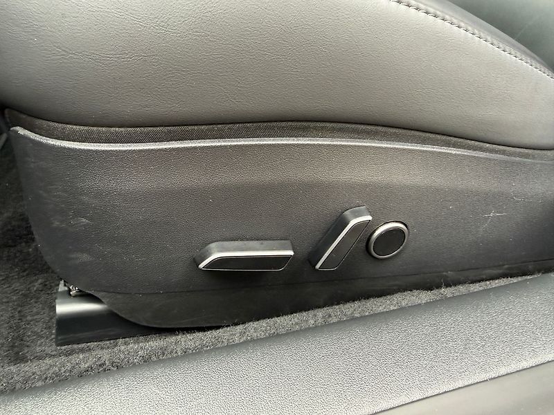 Tesla Model 3 Long Range AWD - fotka 12 z 40