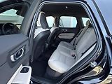 Volvo XC60 B5 AWD PLUS DARK // REZERVACE  - náhled 14
