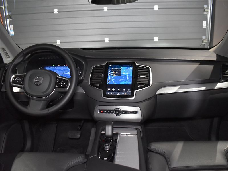 Volvo XC90 2,0 B5 AWD PLUS Bezklíč,Pano - fotka 13 z 23