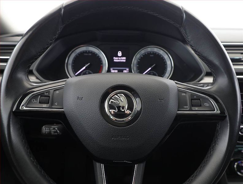 Škoda Superb (2019) 2.0 TDI, Automat, Tempomat - fotka 8 z 19