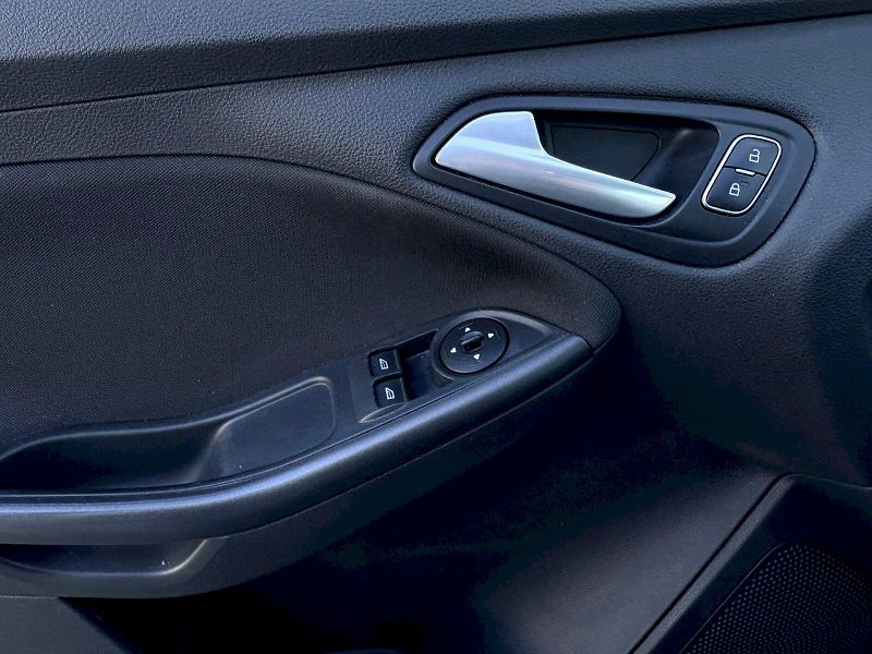 Ford Focus (2015) Combi 1.5 EcoBoost  / 110 kW / - fotka 15 z 22