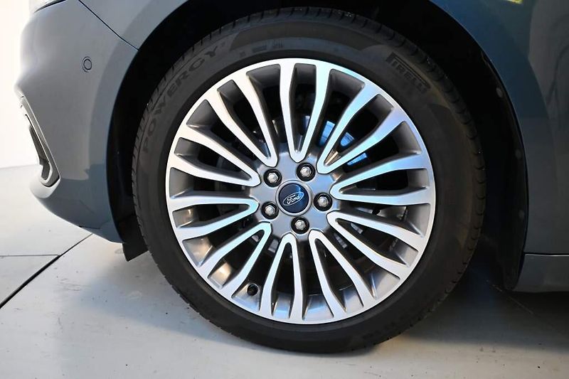 Ford Mondeo (2022) 2.0 LED SONY ACC TITANIUM Masá - fotka 32 z 34
