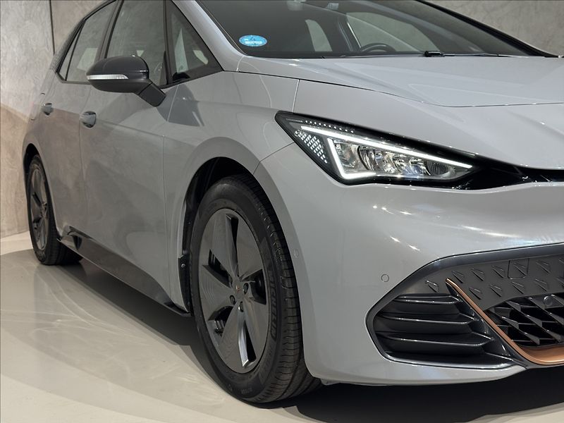 Cupra Born 150kW LED Tepelko Kamera - fotka 6 z 48