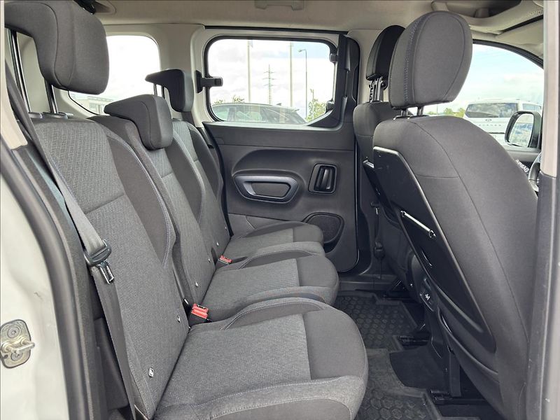 Peugeot Rifter 1,5 Bluehdi 75kW Allure - fotka 15 z 39