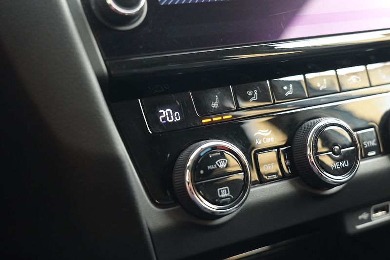 Škoda Octavia 1.5 TSI 110 kW Style LED Tažné - fotka 27 z 35