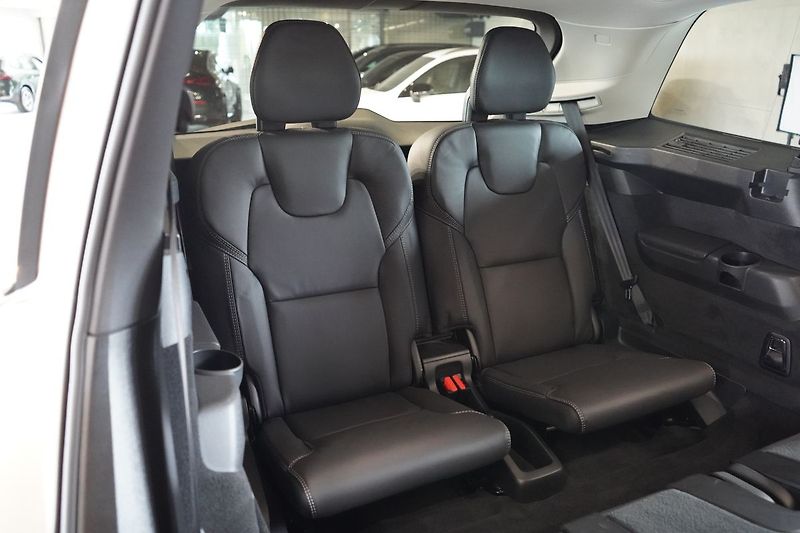 Volvo XC90 T8 AWD PLUS, Ventilace, 360° - fotka 46 z 48