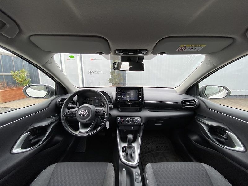 Toyota Yaris 1.5i, ČR-1m, Comfort, automat - fotka 13 z 29