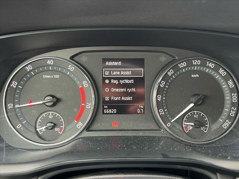 Škoda Octavia 1,5 TSi 110kW ACTIVE PLUS  IV. - fotka 16 z 23