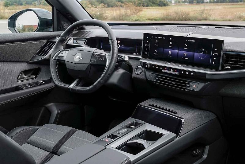 Nový Opel Grandland při první tuzemské testovací jízdě