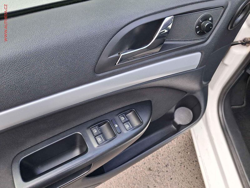 Škoda Octavia (2010) 1.2 TSI, Ambiente, DSG - fotka 11 z 18