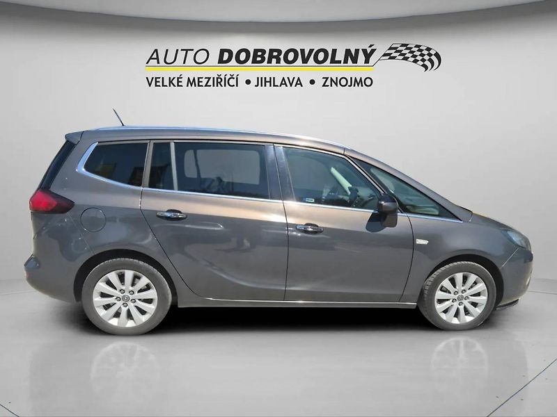 Opel Zafira Tourer Cosmo 2.0CDTI 121kW MT6 - fotka 9 z 42