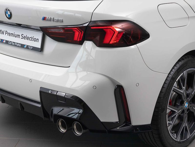BMW Řada 1 M135 xDrive - fotka 9 z 22