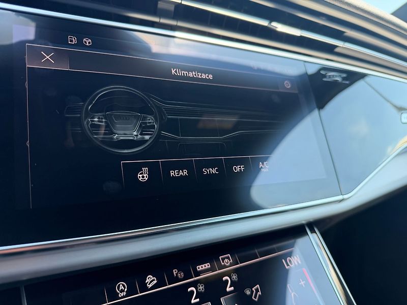 Audi Q7 S-line  210kW Tažné - fotka 17 z 26