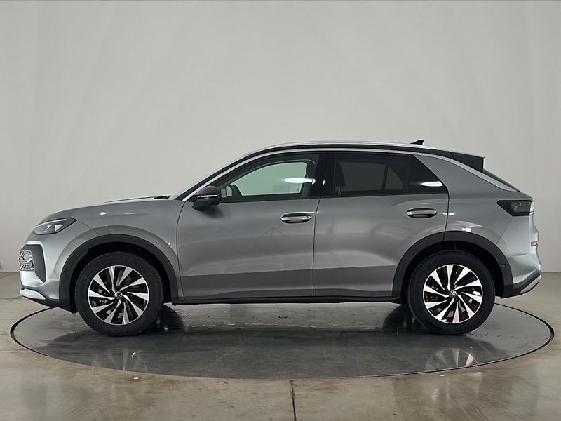Volkswagen T-Roc (2026) SUV - fotka 3 z 28