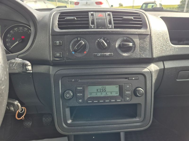 Škoda Fabia (2013) 1.6TDi 55kw, klima, pěkný stav - fotka 15 z 21