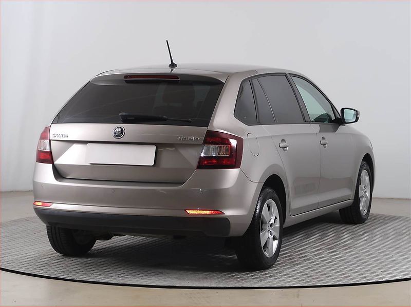 Škoda Rapid (2017) Spaceback 1.0 TSI, Tempomat - fotka 5 z 16