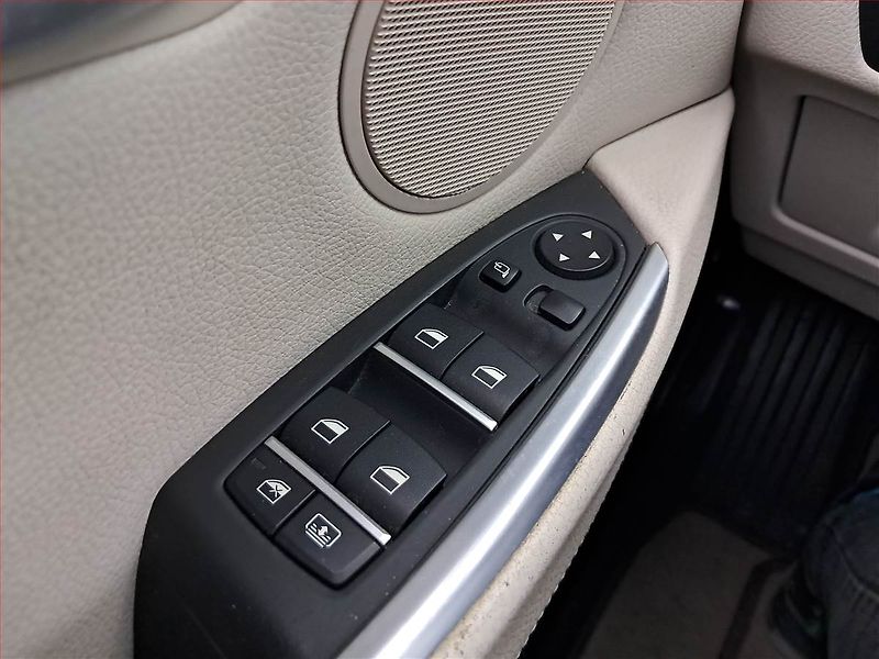 BMW Řada 5 (2010) 530d xDrive GT, 4X4, Automat - fotka 21 z 24