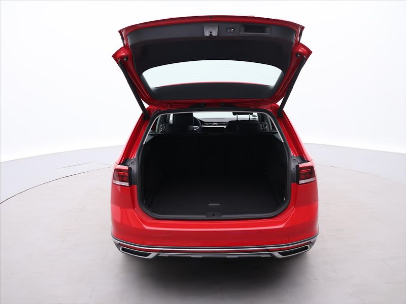 Volkswagen Passat 2,0 TDI 147kW DSG Alltrack CZ - fotka 9 z 34