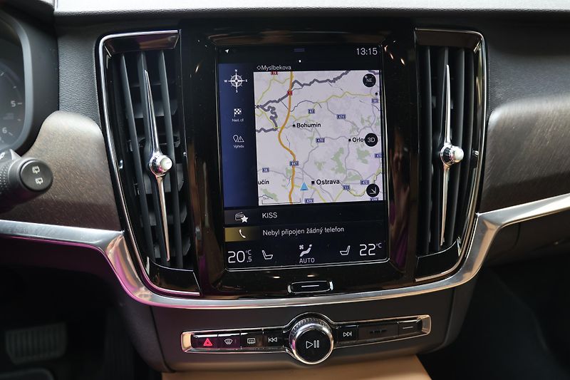 Volvo V90 (2018) D5 AWD Cross Country Pro - fotka 17 z 25