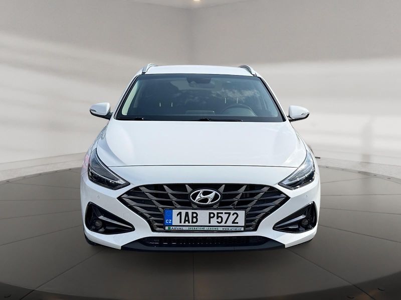Hyundai i30 (2024) SMART 1.5T-GDI 118kW CZ DPH - fotka 2 z 11