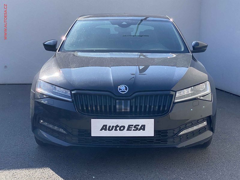 Škoda Superb (2023) 2.0 TSi, ČR, SportLine, DSG - fotka 2 z 23