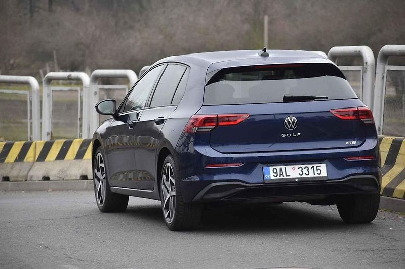I s litrovým tříválcem není Golf žádnou brzdou provozu