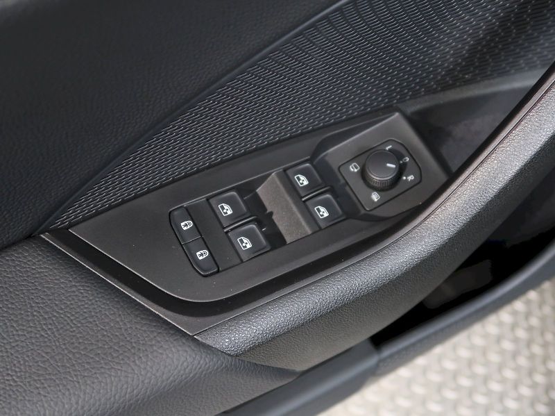 Škoda Octavia (2025) EXCLUSIVE 2.0TDI 110KW DSG MAT - fotka 25 z 41