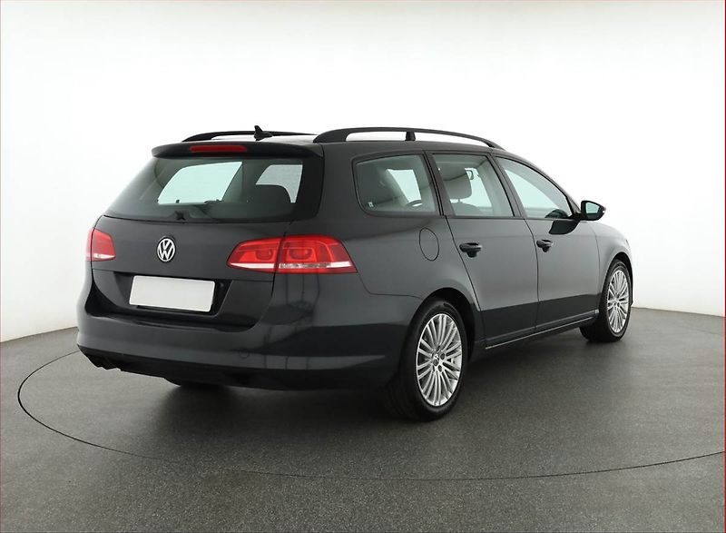 Volkswagen Passat (2012) Comfortline 2.0 TDI, Tempomat - fotka 5 z 14