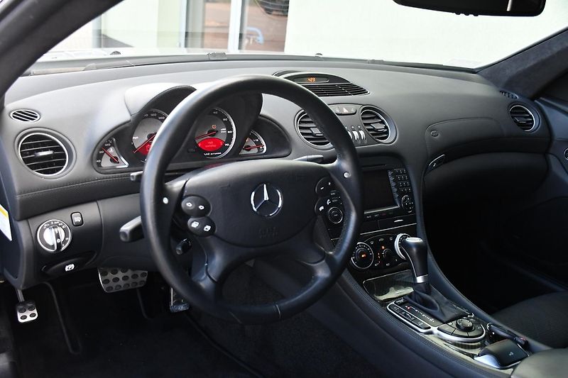 Mercedes-Benz SL 65 AMG V12 Anniversary Edition - fotka 19 z 41