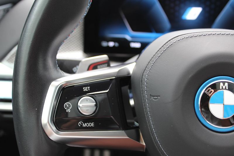 BMW i7 M70 xDrive | ČR | Vossen kola - fotka 12 z 30