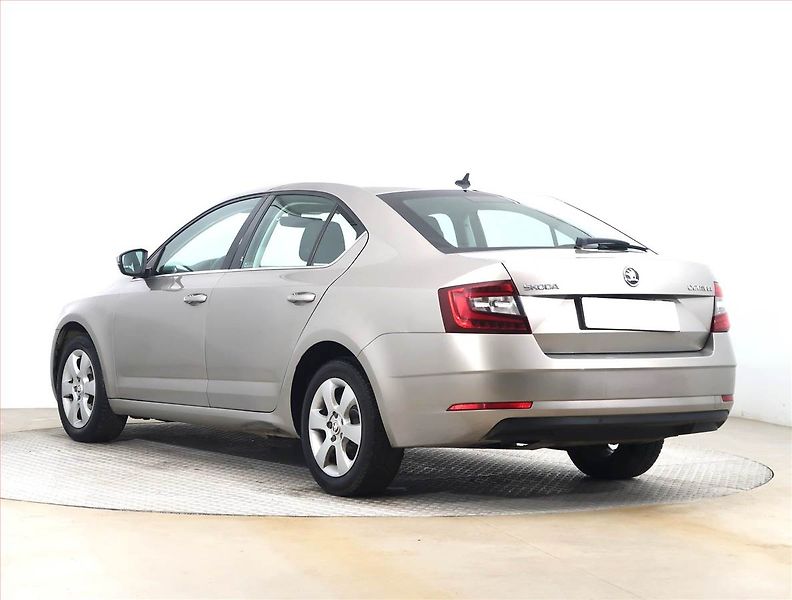 Škoda Octavia (2017) Style 1.6 TDI, Navi, Tempomat - fotka 4 z 16